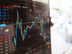 למה יותר משקיעים מחזיקים קרן כספית כחלק מהאסטרטגיה שלהם